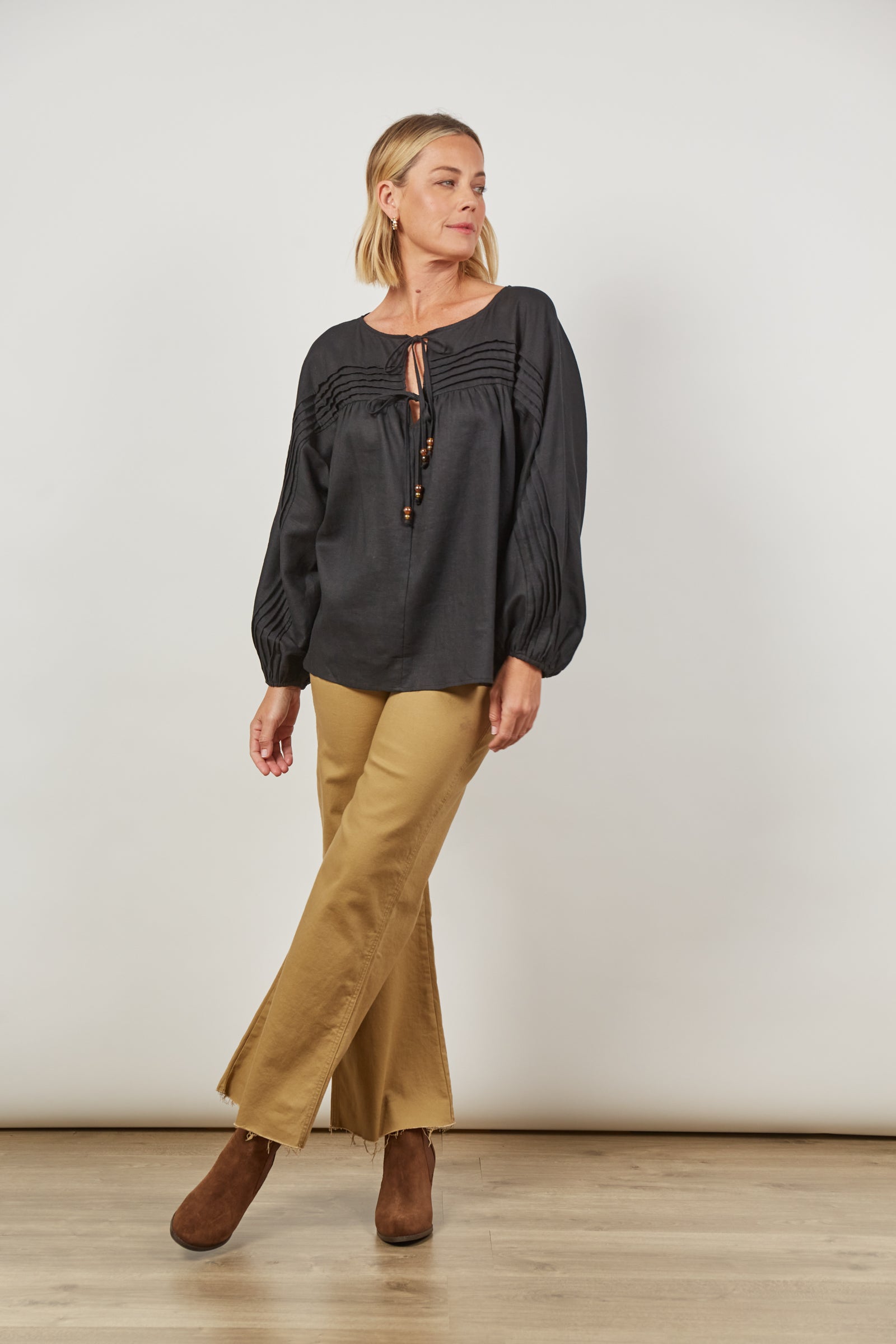 Panorama Tuck Blouse - Onyx - Isle of Mine Clothing - Top L/S Linen