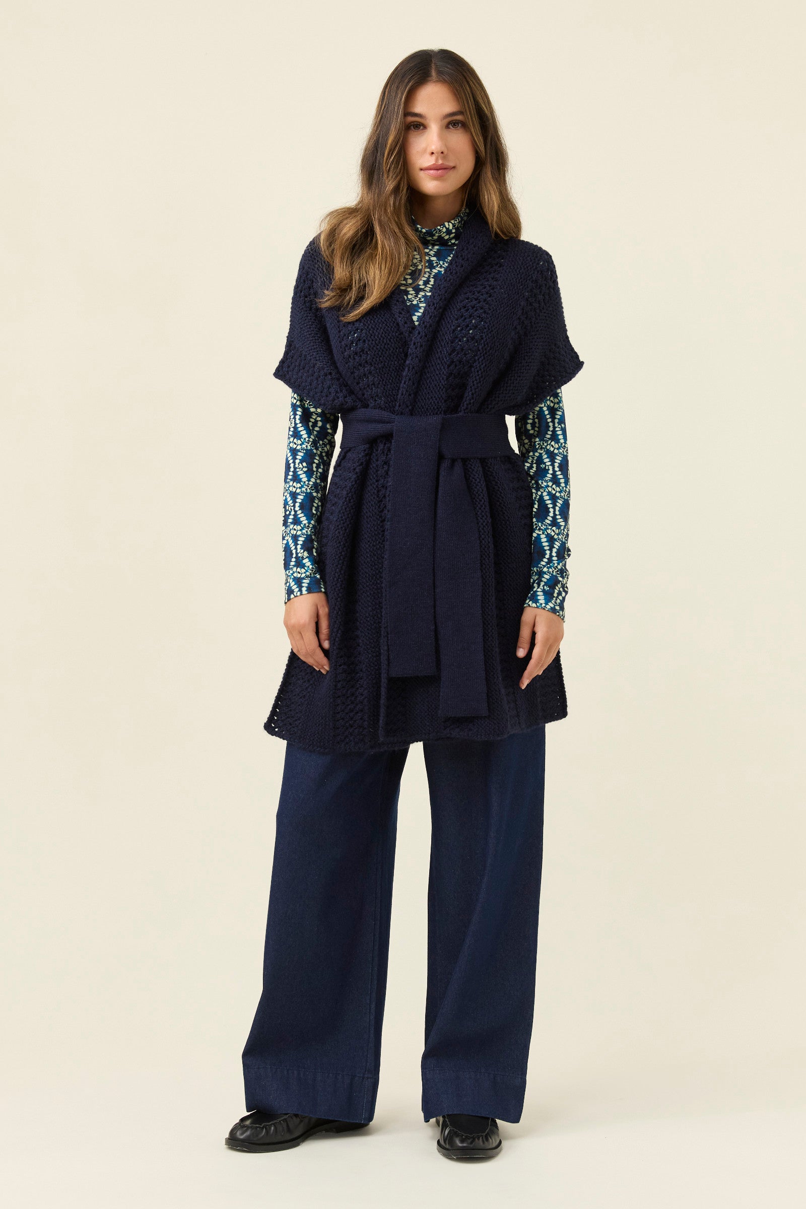 Luna Relaxed Knit Vest - Navy – Isle of Mine