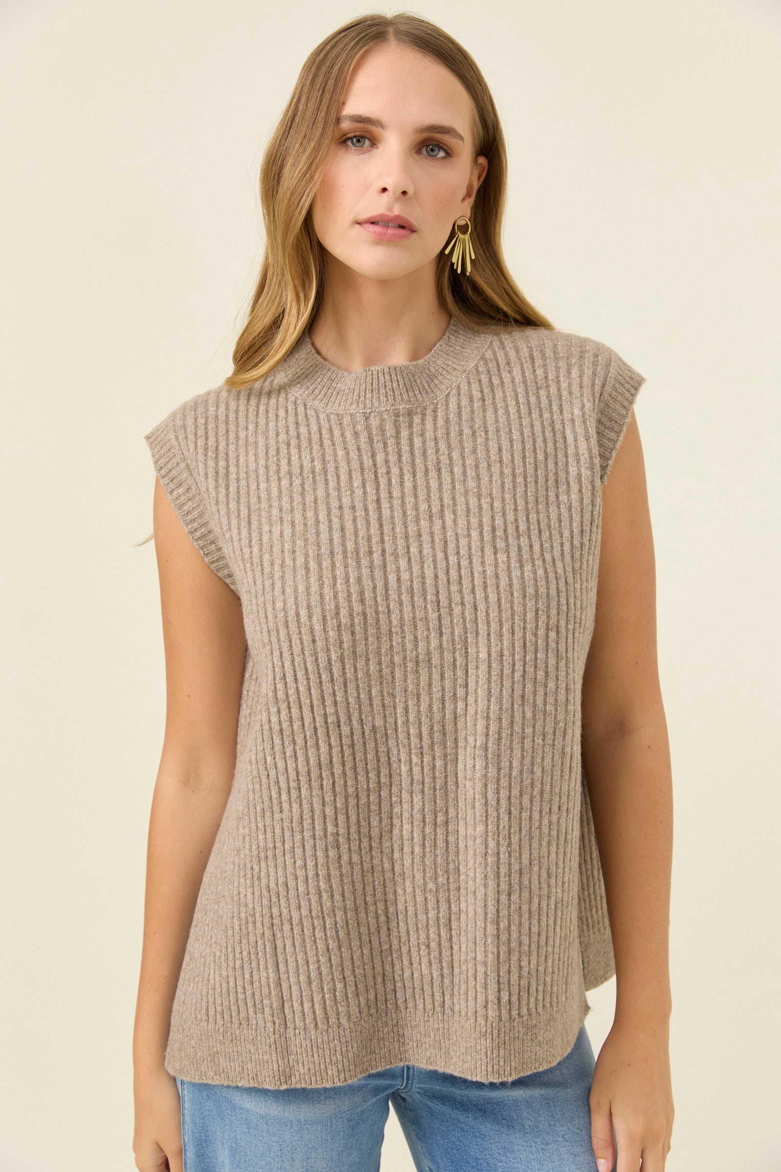 Miru Crew Knit Vest - Stone – Isle of Mine