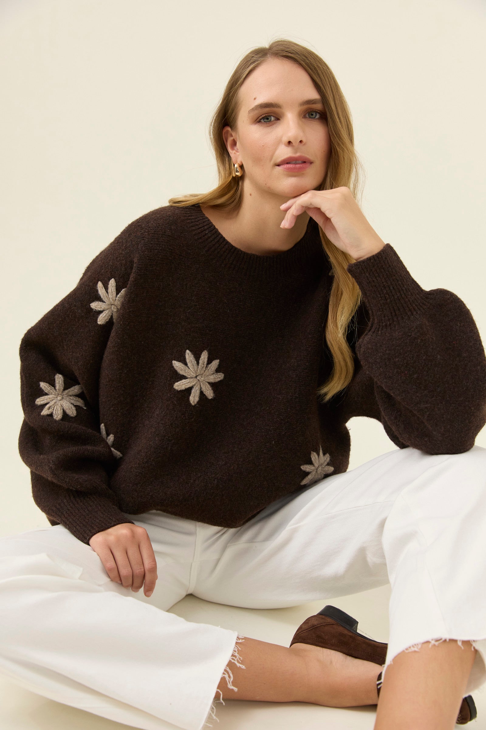 ミルメイク Miru Stitch Flower Jumper - Chocolate – Isle of Mine